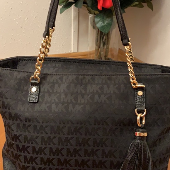 Michael Kors Lot - Picture 6 of 6